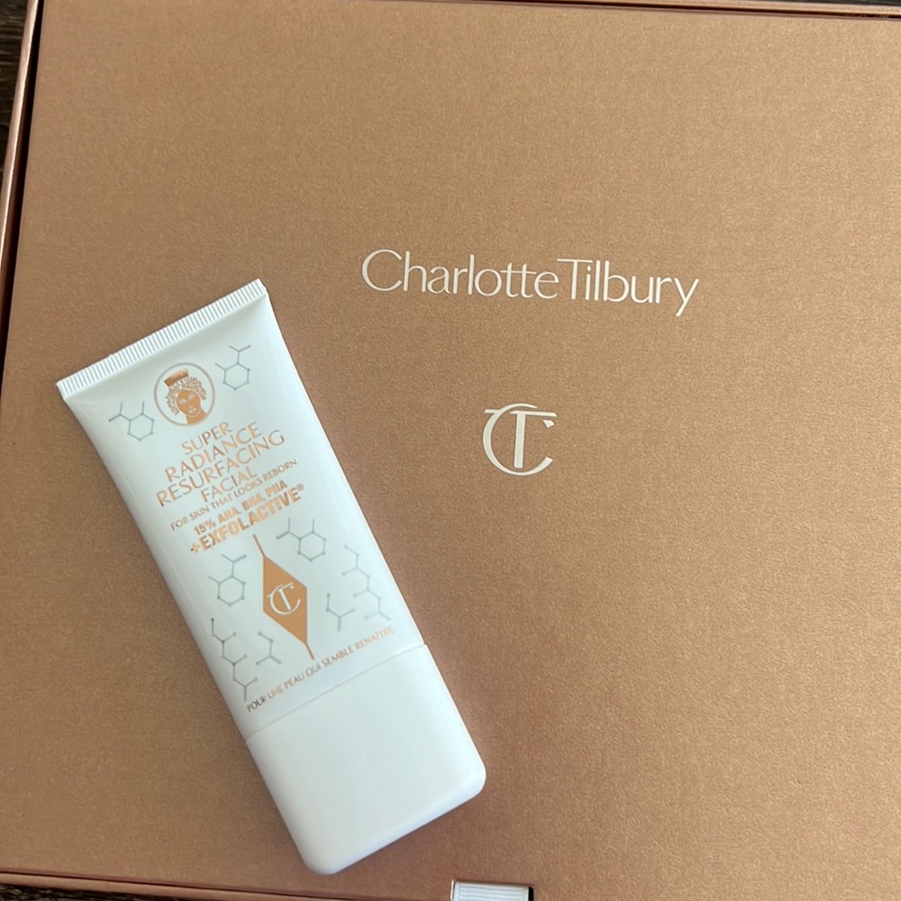 Charlotte Tilbury Super Radiance Resurfacing Facial